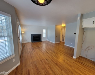 8380 Avens Circle - Photo Thumbnail 5