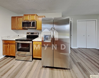 18093 Sanibel Cir - Photo Thumbnail 4