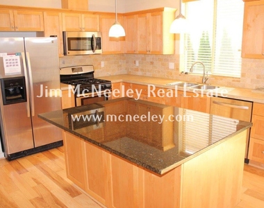 13562 Sw Macbeth Drive - Photo Thumbnail 3