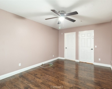 8816 Burnet Avenue - Photo Thumbnail 18