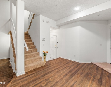 14043 Astoria Street - Photo Thumbnail 5