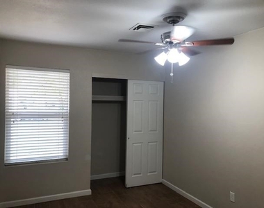 1673 W 12 Ln - Photo Thumbnail 13