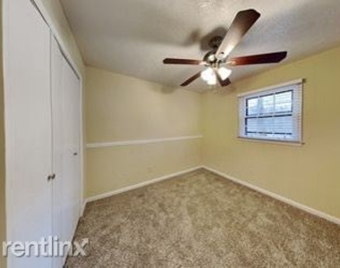 1205 Golden Cir Sw - Photo Thumbnail 7