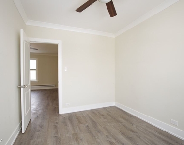 4220 N. Clark, Unit 4 - Photo Thumbnail 12