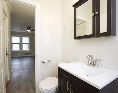 4220 N. Clark, Unit 4 - Photo Thumbnail 14