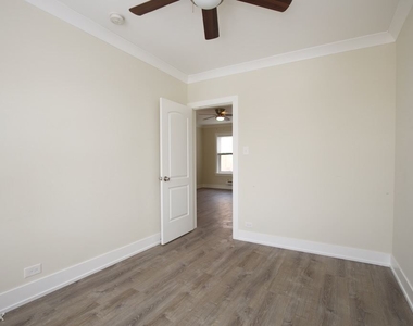 4220 N. Clark, Unit 4 - Photo Thumbnail 11