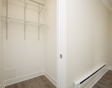 4220 N. Clark, Unit 4 - Photo Thumbnail 15