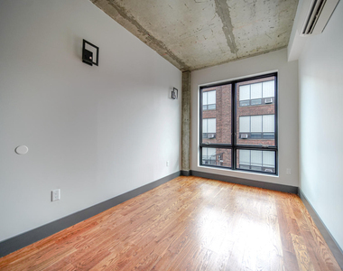 148 Bleecker Street - Photo Thumbnail 4