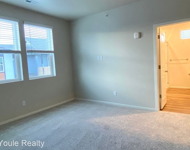 557 Vicot Way - Unit F - Photo Thumbnail 36