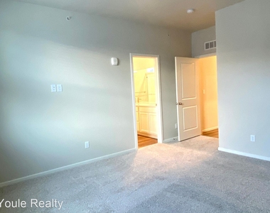 557 Vicot Way - Unit F - Photo Thumbnail 35