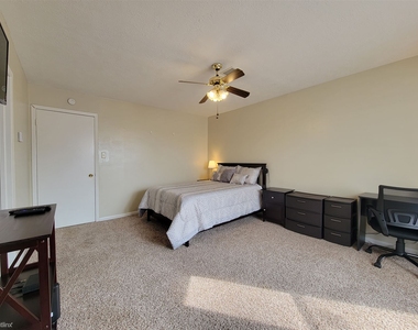 4441 Old College Rd Apt 9301 - Photo Thumbnail 9