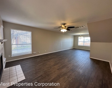 1504 Zephyr Lane - Photo Thumbnail 10