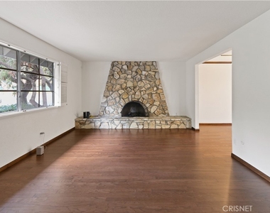 3235 Laurel Canyon Boulevard - Photo Thumbnail 3