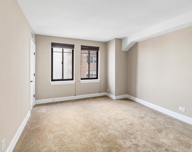 222 W Rittenhouse Square - Photo Thumbnail 5