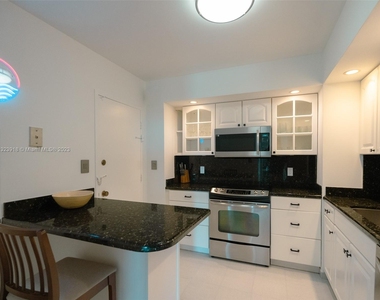 9225 Collins Ave - Photo Thumbnail 13