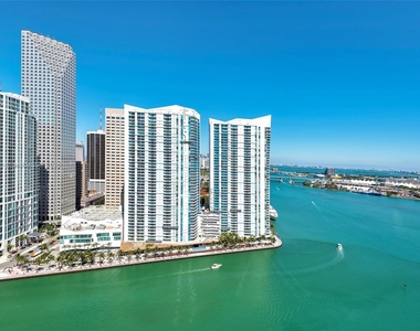 900 Brickell Key Blvd - Photo Thumbnail 30