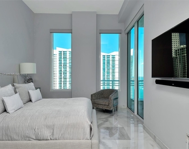 900 Brickell Key Blvd - Photo Thumbnail 26