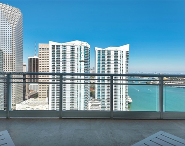 900 Brickell Key Blvd - Photo Thumbnail 33