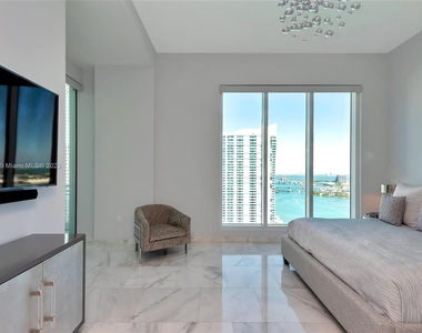 900 Brickell Key Blvd - Photo Thumbnail 36