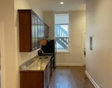 2559 W North Avenue - Photo Thumbnail 2