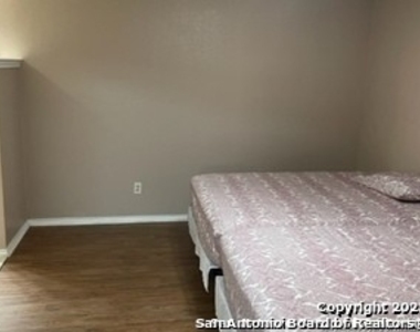 5322 Medical Dr - Photo Thumbnail 8