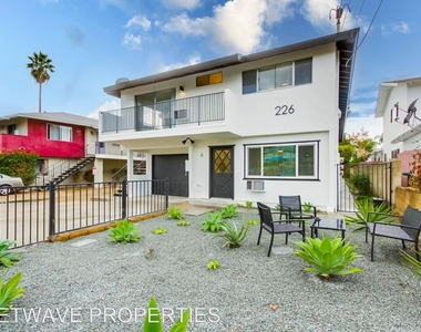 226 N. Citrus Avenue - Photo Thumbnail 4