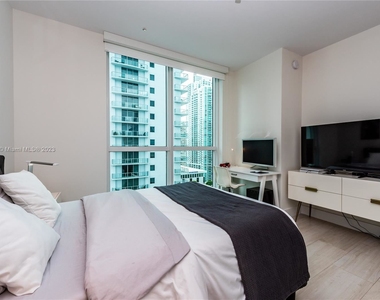 1080 Brickell Ave Unit 1808 - Photo Thumbnail 17