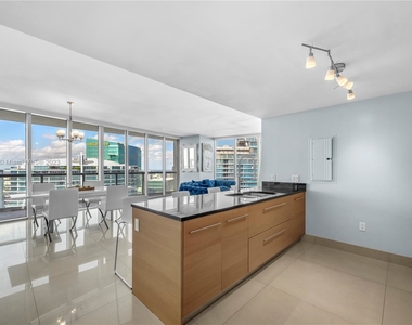 465 Brickell Ave Apt 5402 - Photo Thumbnail 11