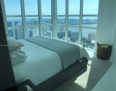 950 Brickell Bay Dr Apt 5110 - Photo Thumbnail 9