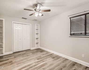 17307 Linda Vista Cir Unit - Photo Thumbnail 10