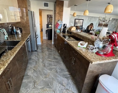 18041 Biscayne Blvd Apt 1104 - Photo Thumbnail 1