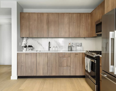 11th Avenue - Photo Thumbnail 2