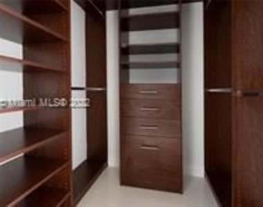 475 Brickell Ave Apt 2607 - Photo Thumbnail 5