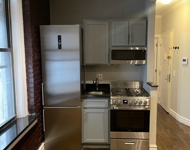 410 East 13th Street - Photo Thumbnail 3