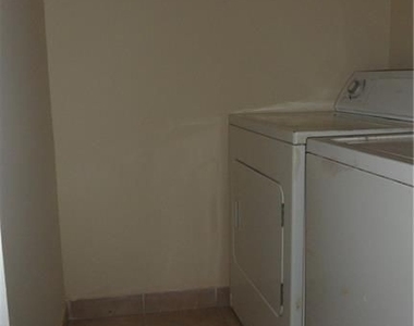 351 Palm Way - Photo Thumbnail 5