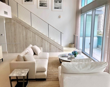 200 Biscayne Boulevard Way - Photo Thumbnail 1