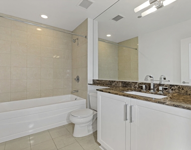 2 W Delaware Place - Photo Thumbnail 8