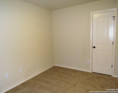 6950 Lakeview Dr - Photo Thumbnail 27