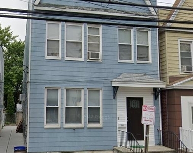 205 Gates Ave - Photo Thumbnail 1