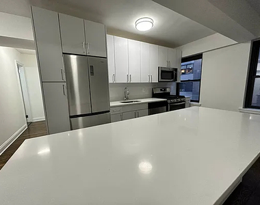 157 East 57th Street - Photo Thumbnail 1