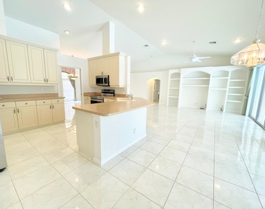 106 Pepper Tree Cres Crescent - Photo Thumbnail 6