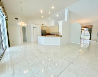 106 Pepper Tree Cres Crescent - Photo Thumbnail 5