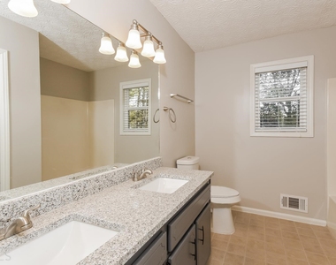 4809 Nevilly Way - Photo Thumbnail 9