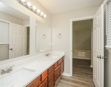 2452 Clintwood Drive Sw - Photo Thumbnail 8