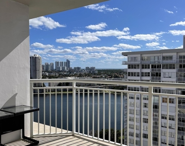 18051 Biscayne Boulevard - Photo Thumbnail 12