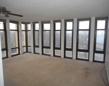 6700 S South Shore Drive - Photo Thumbnail 3