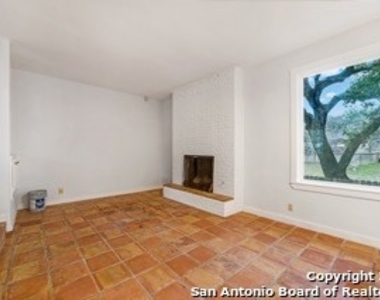 11822 Sandman St - Photo Thumbnail 7