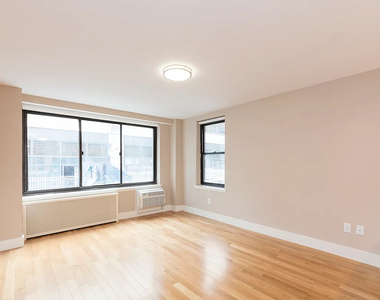 784 Columbus Avenue - Photo Thumbnail 2