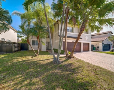 14335 Sw 158th Pl - Photo Thumbnail 2