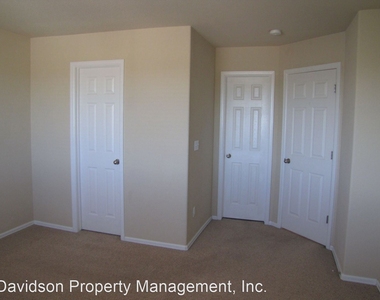 7770 Mountain Laurel Dr - Photo Thumbnail 2